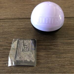 Universal Monsters Mystery Capsule: The Mummy magnet